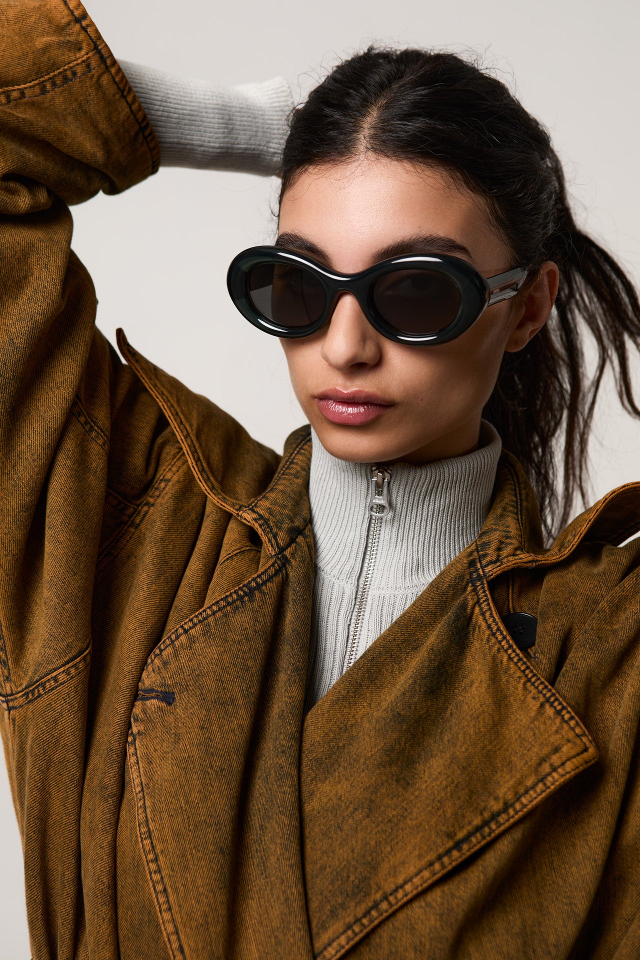 komono-molly-emerald-lunettes-de-soleil-rondes-oversized-kurt-cobain image 4