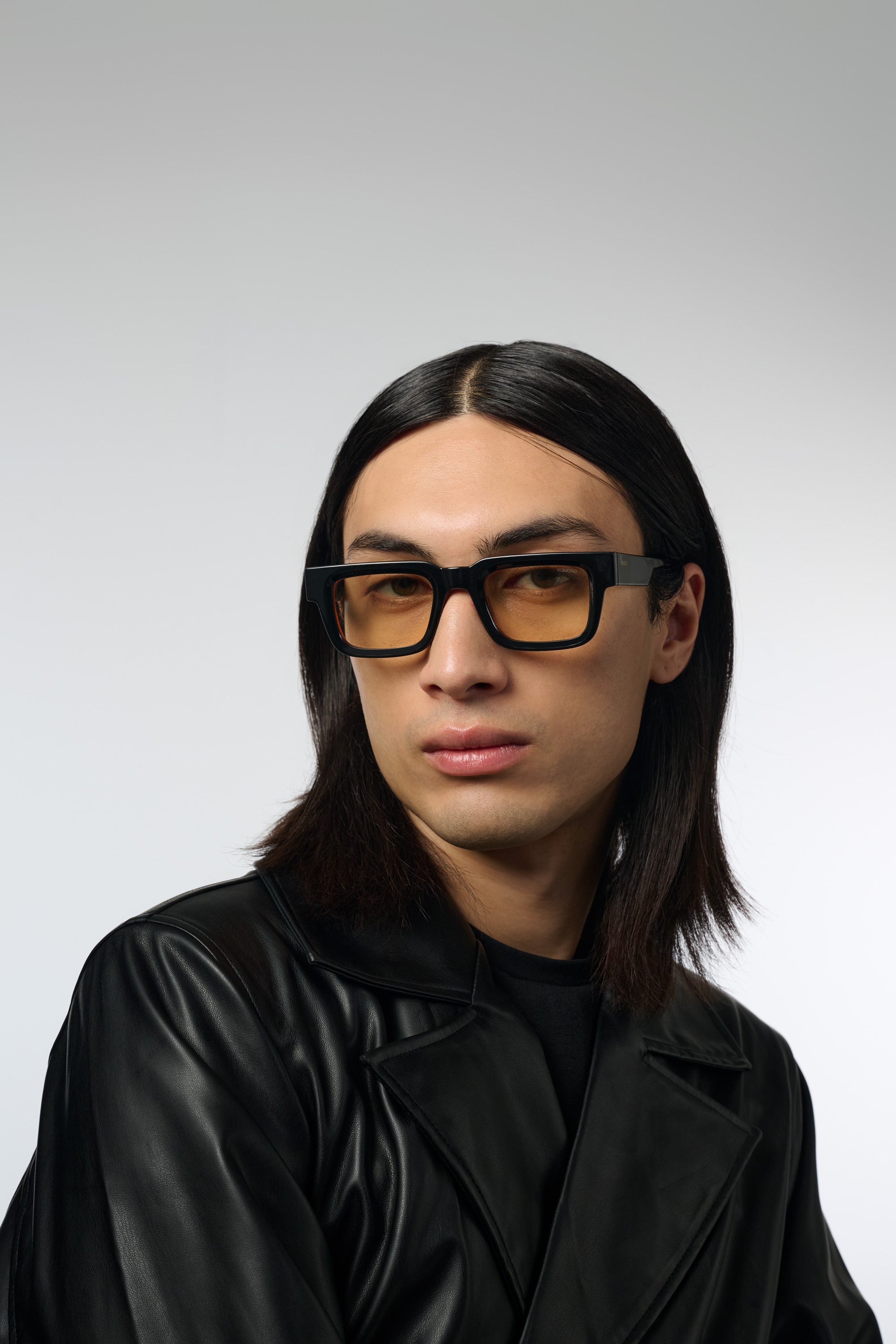 komono-victor-black-flare image 3
