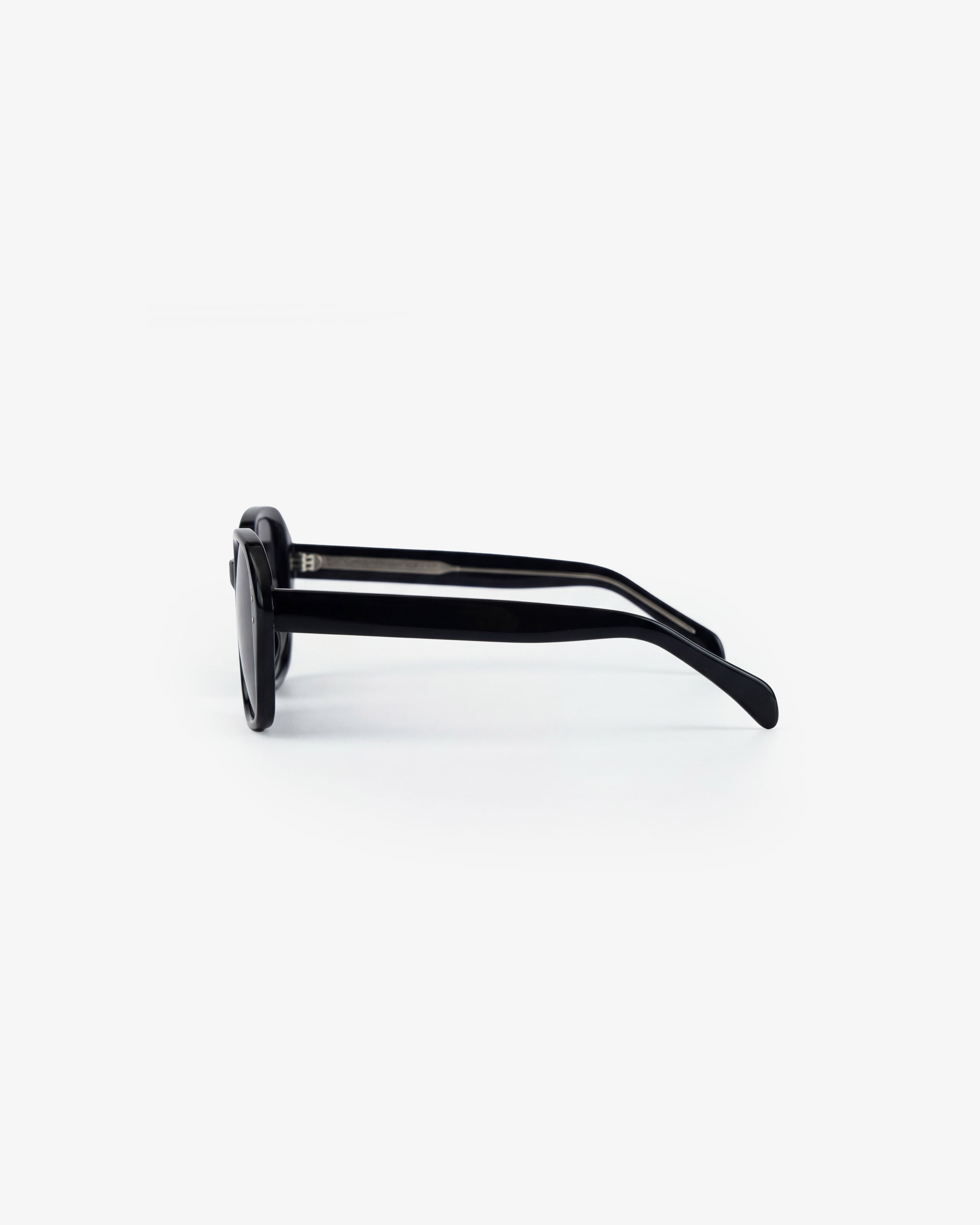 le-petit-lunetier-amber-noir-lunettes-de-soleil-oversize-cat-gorie-3 image 4