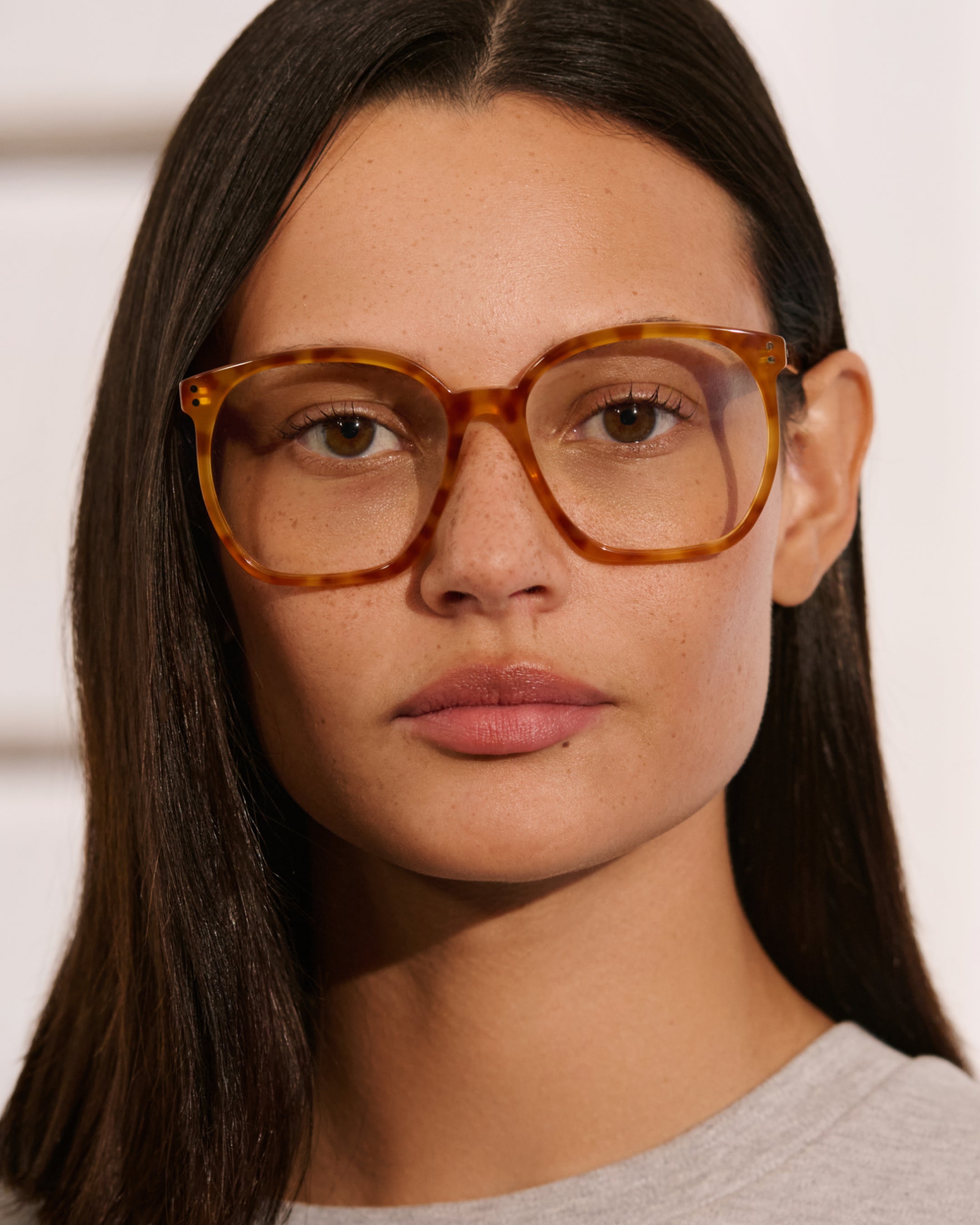 jimmy-fairly-la-neta-lunettes-de-vue-rondes-oversize-en-ac-tate-caille-femme image 2