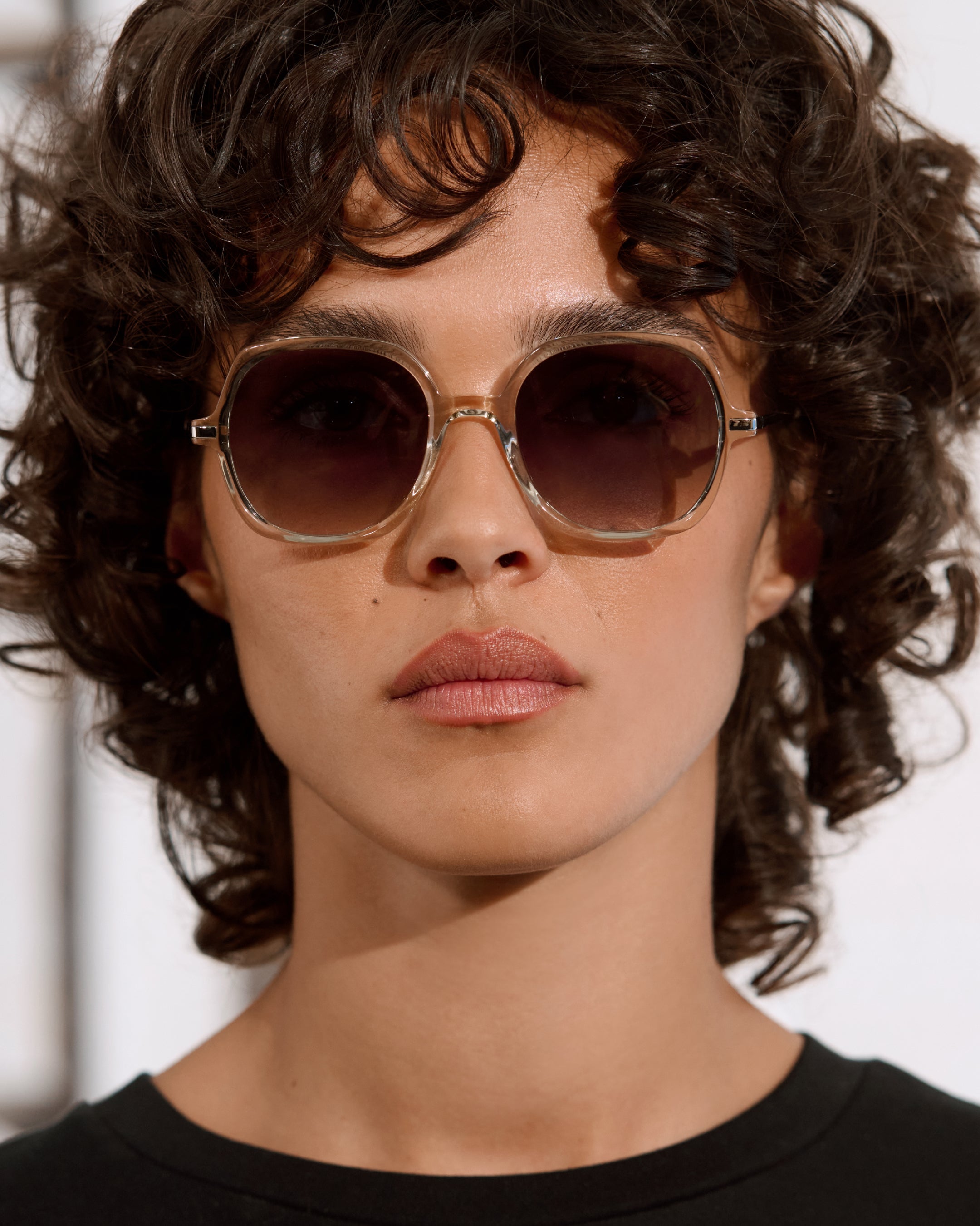 jimmy-fairly-la-dimby-lunettes-de-soleil-carr-es-oversize-en-ac-tate-et-acier-in image 2