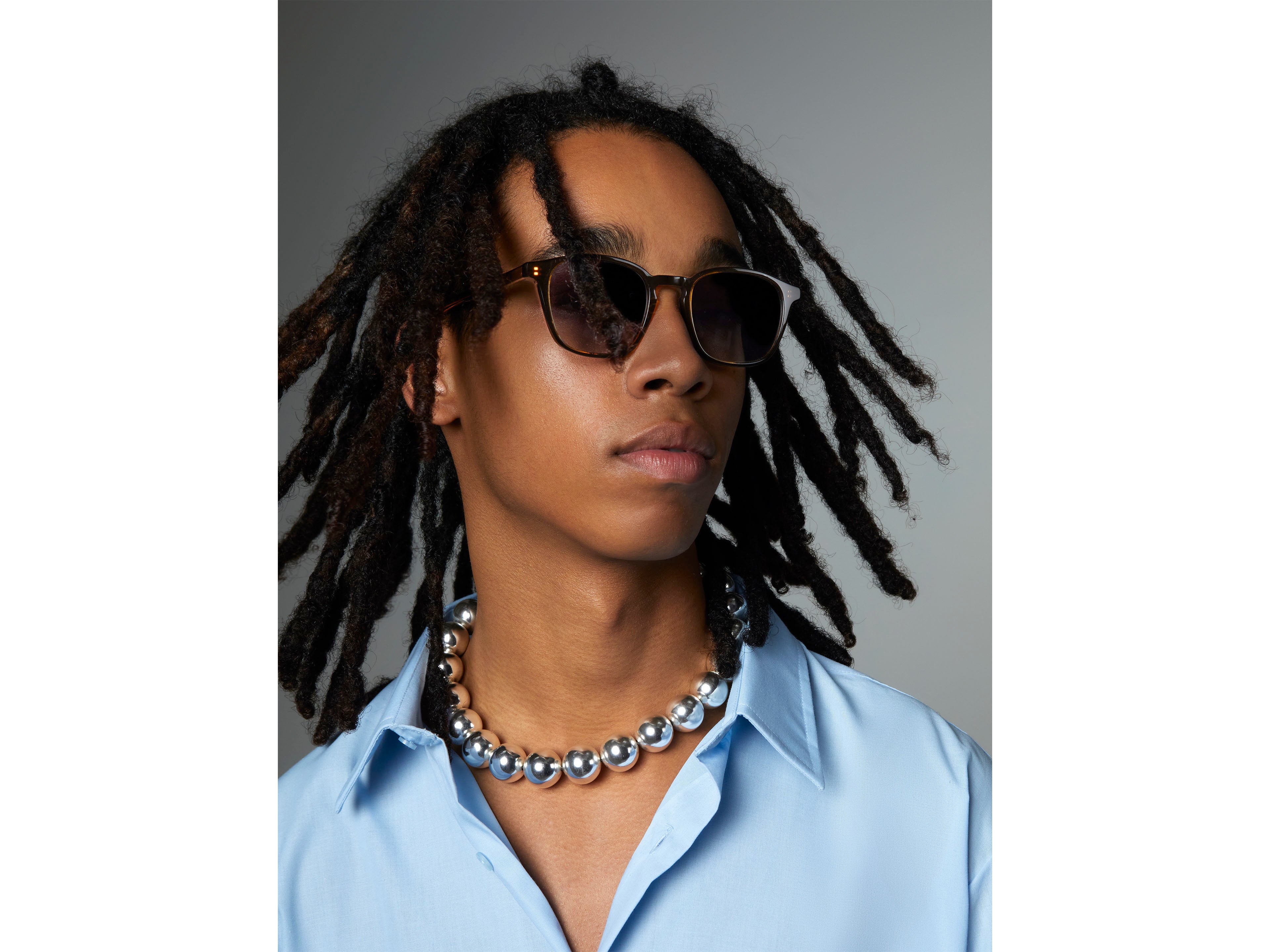komono-marlon-grand-black-sand-lunettes-de-soleil-carr-es-oversize-polaris-es-po image 3